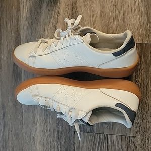 White Mens New Balances Size 9